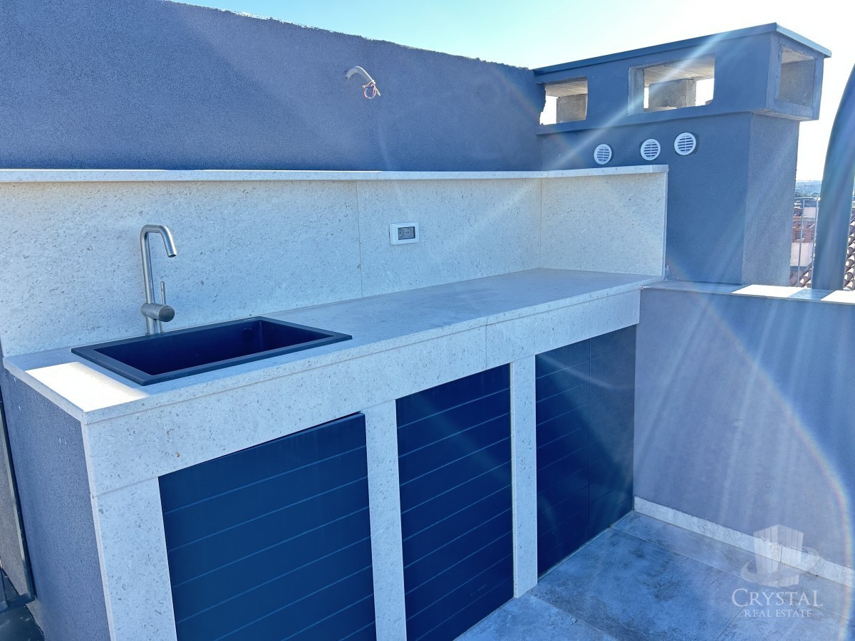 Cittanova - appartamento con terrazza sul tetto e vista panoramica sul mare