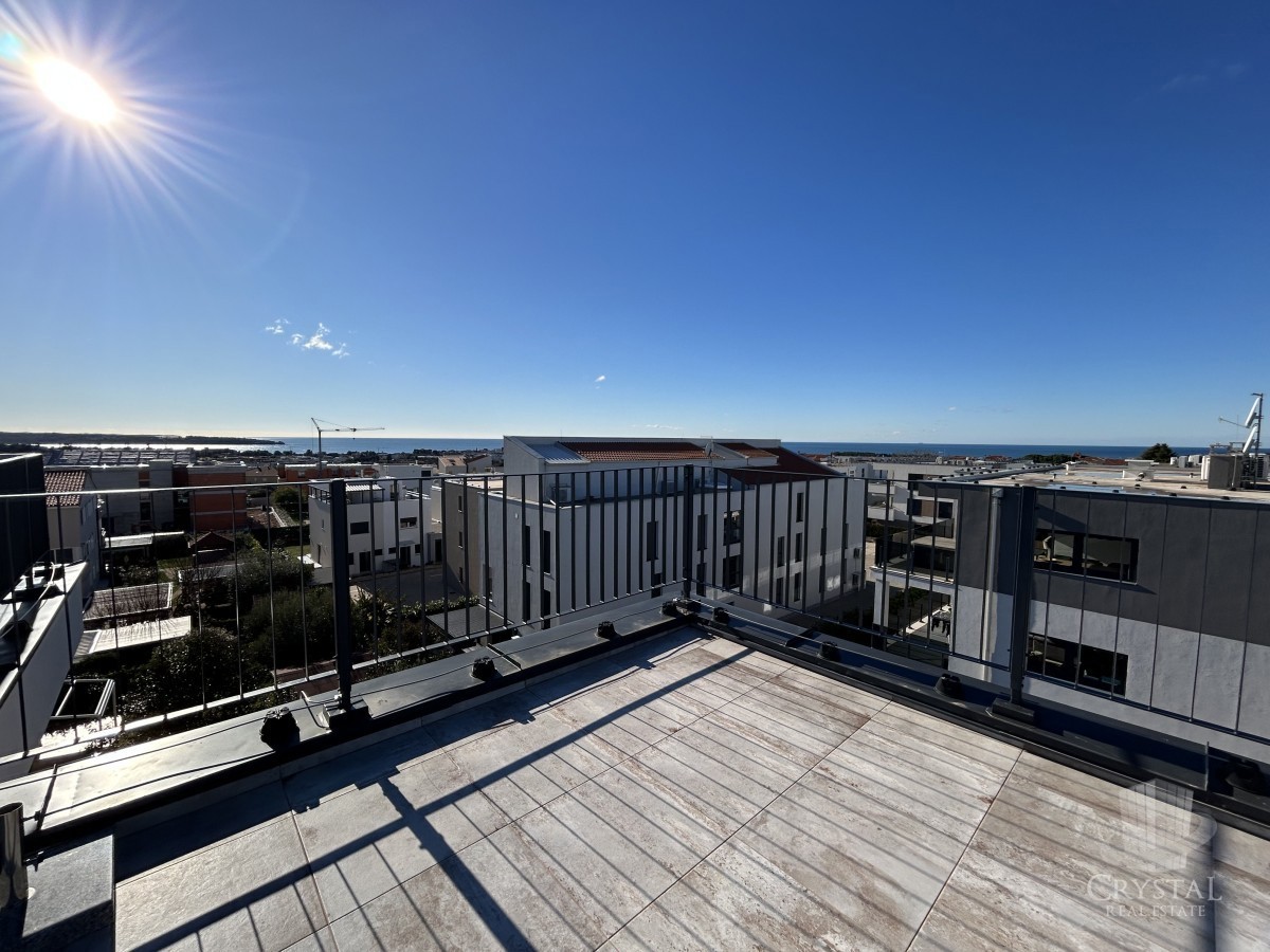 Cittanova - appartamento con terrazza sul tetto e vista panoramica sul mare