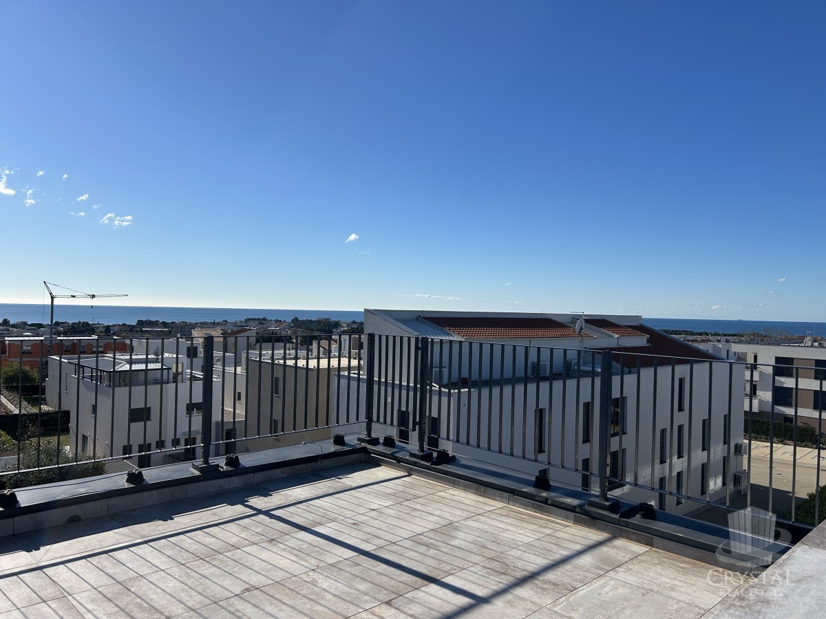 Cittanova - appartamento con terrazza sul tetto e vista panoramica sul mare
