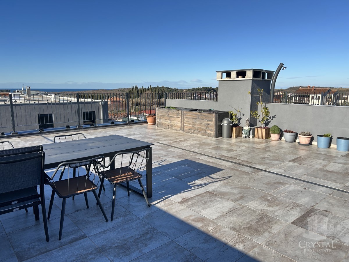 Cittanova - appartamento con terrazza sul tetto e vista panoramica sul mare