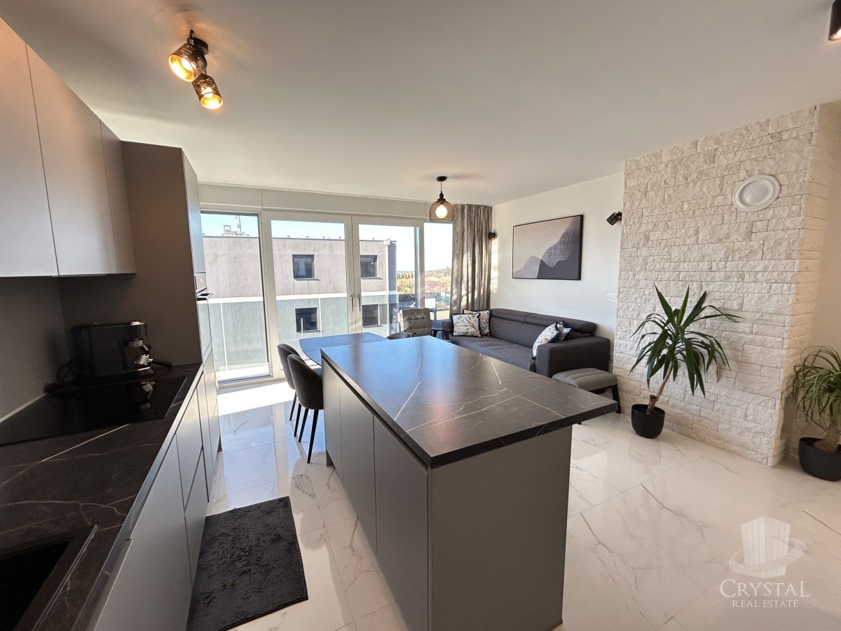 Cittanova - appartamento con terrazza sul tetto e vista panoramica sul mare