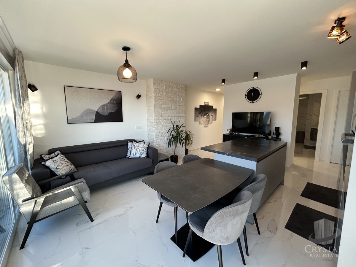 Cittanova - appartamento con terrazza sul tetto e vista panoramica sul mare