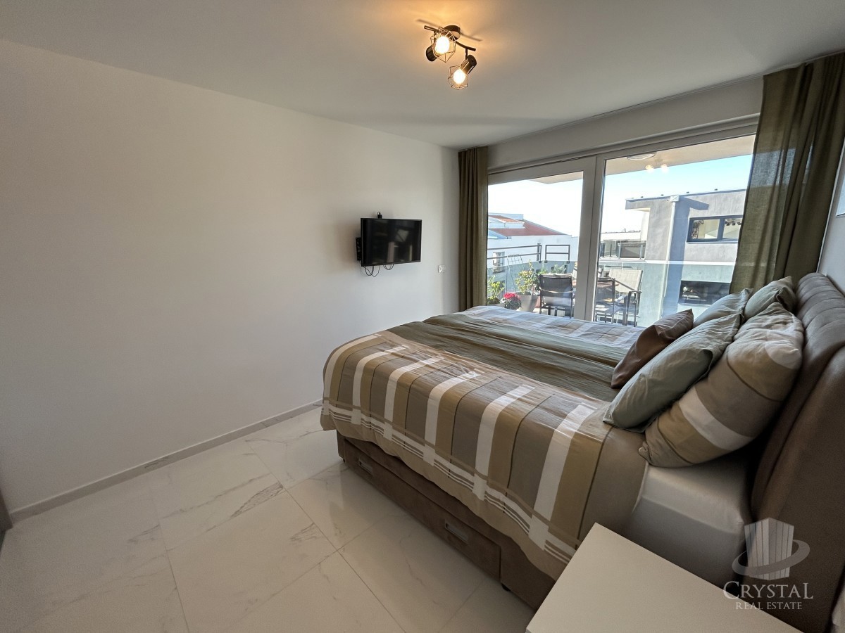 Cittanova - appartamento con terrazza sul tetto e vista panoramica sul mare