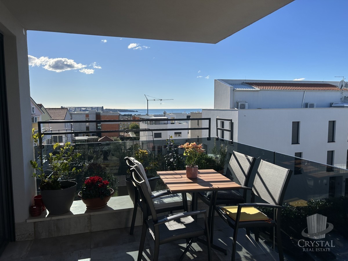 Cittanova - appartamento con terrazza sul tetto e vista panoramica sul mare