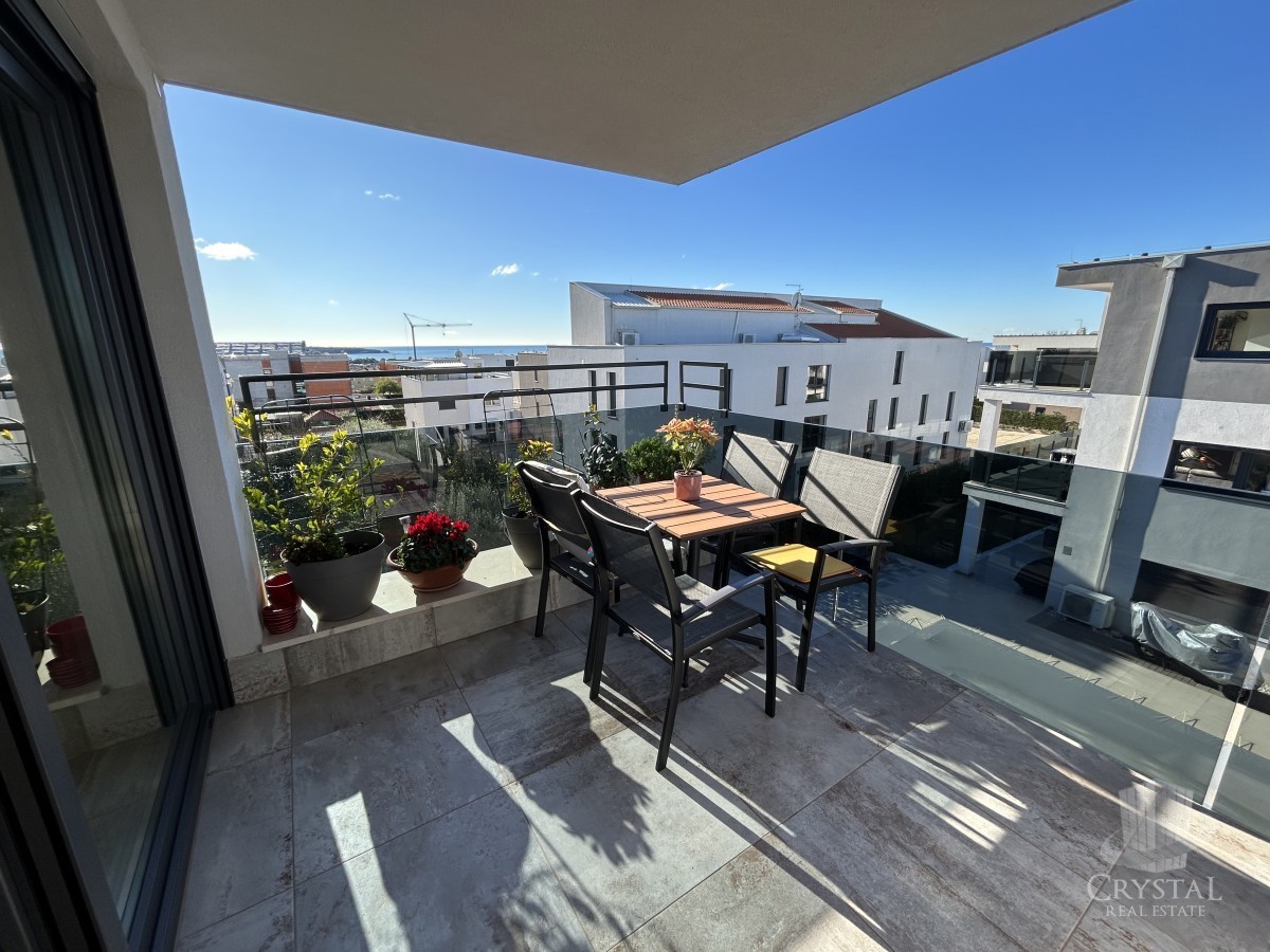 Cittanova - appartamento con terrazza sul tetto e vista panoramica sul mare