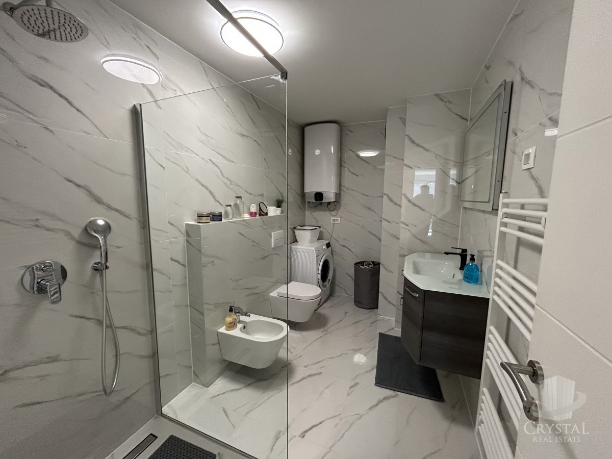 Cittanova - appartamento con terrazza sul tetto e vista panoramica sul mare