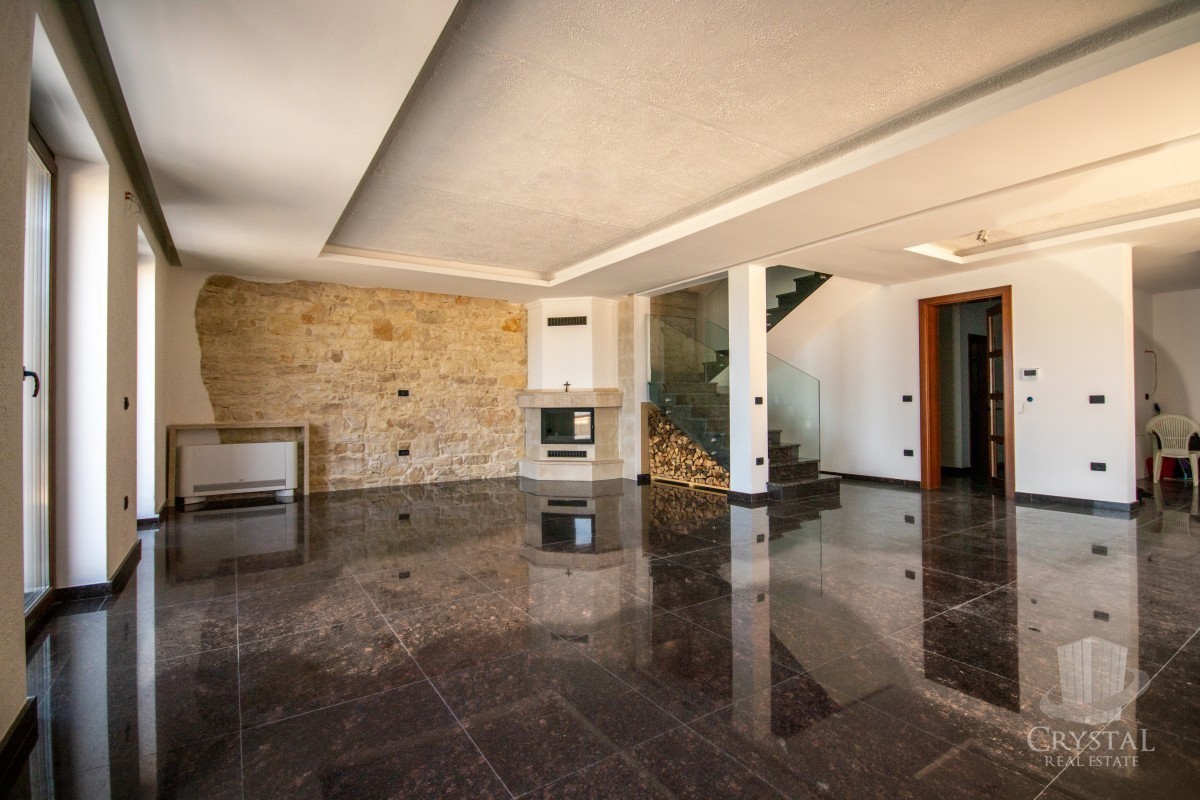Villa lungo la costa di Umago, prima fila sul mare