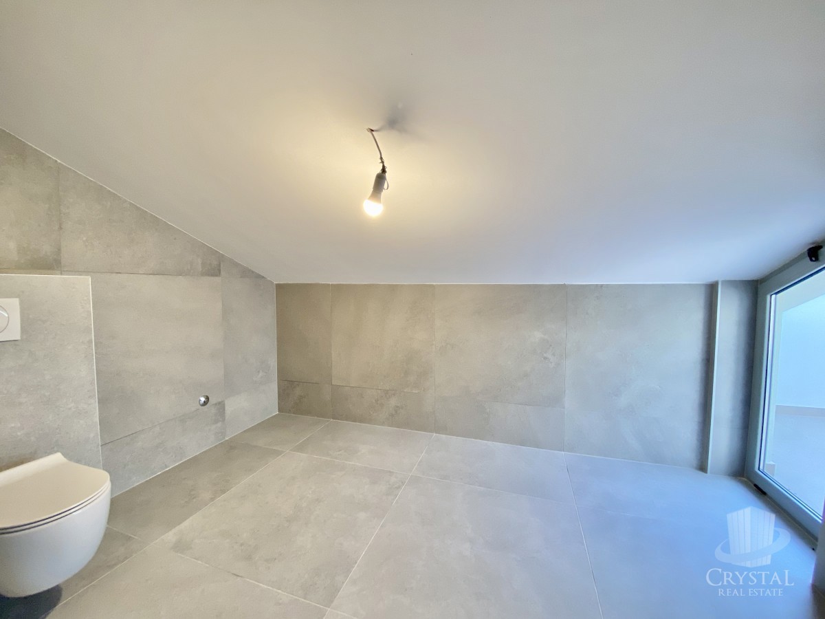 APPARTAMENTO SPAZIOSO CON UNA VISTA FANTASTICA, A SOLI 250M DAL MARE!!