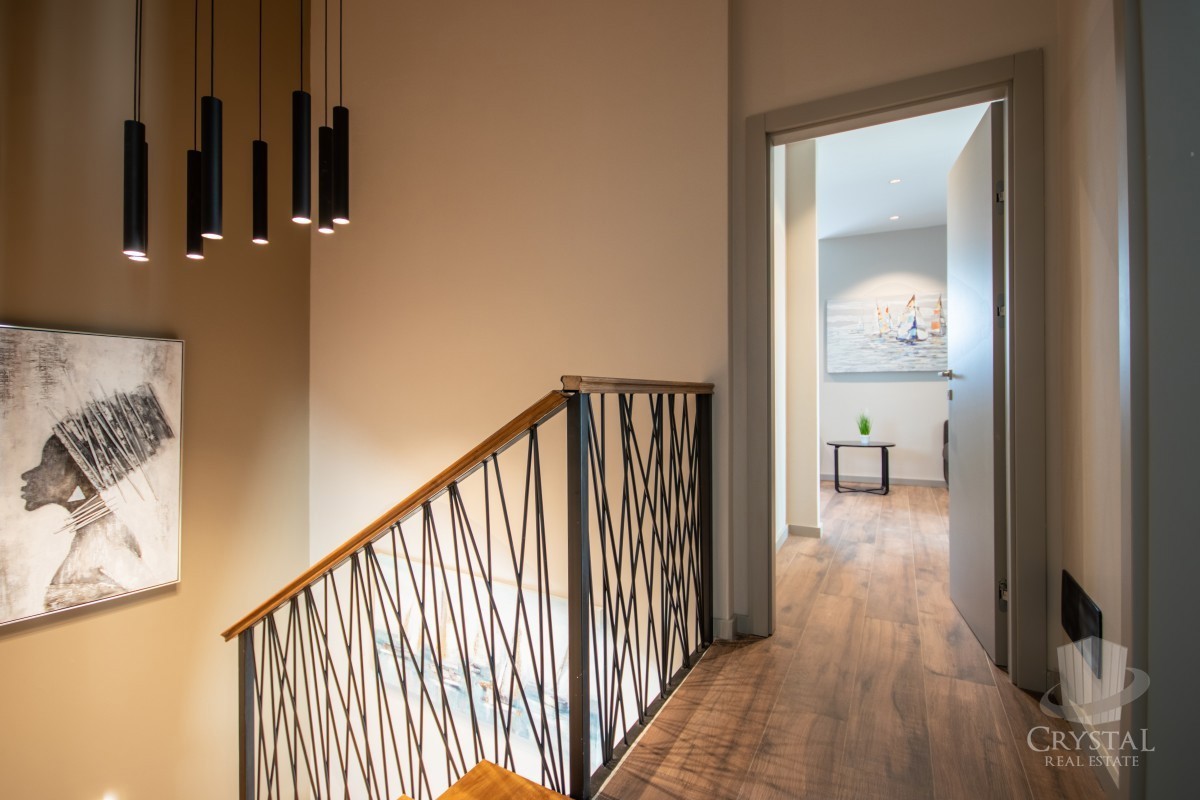 Villa bifamiliare con piscina, a 7 km da Novigrad