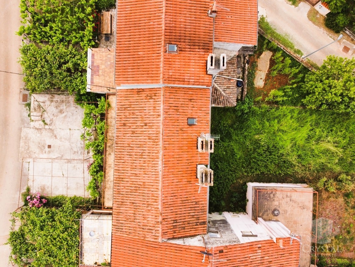 Casa con opportunità di ristrutturazione