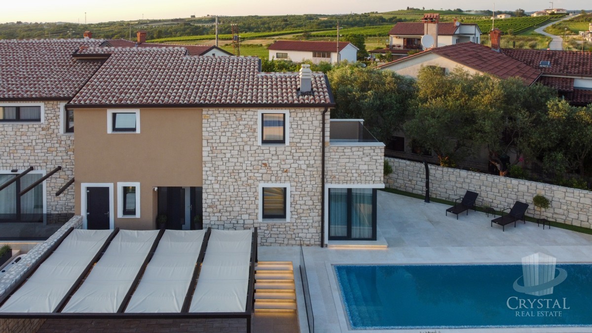 Villa duplex con piscina, a 7 km da Novigrad