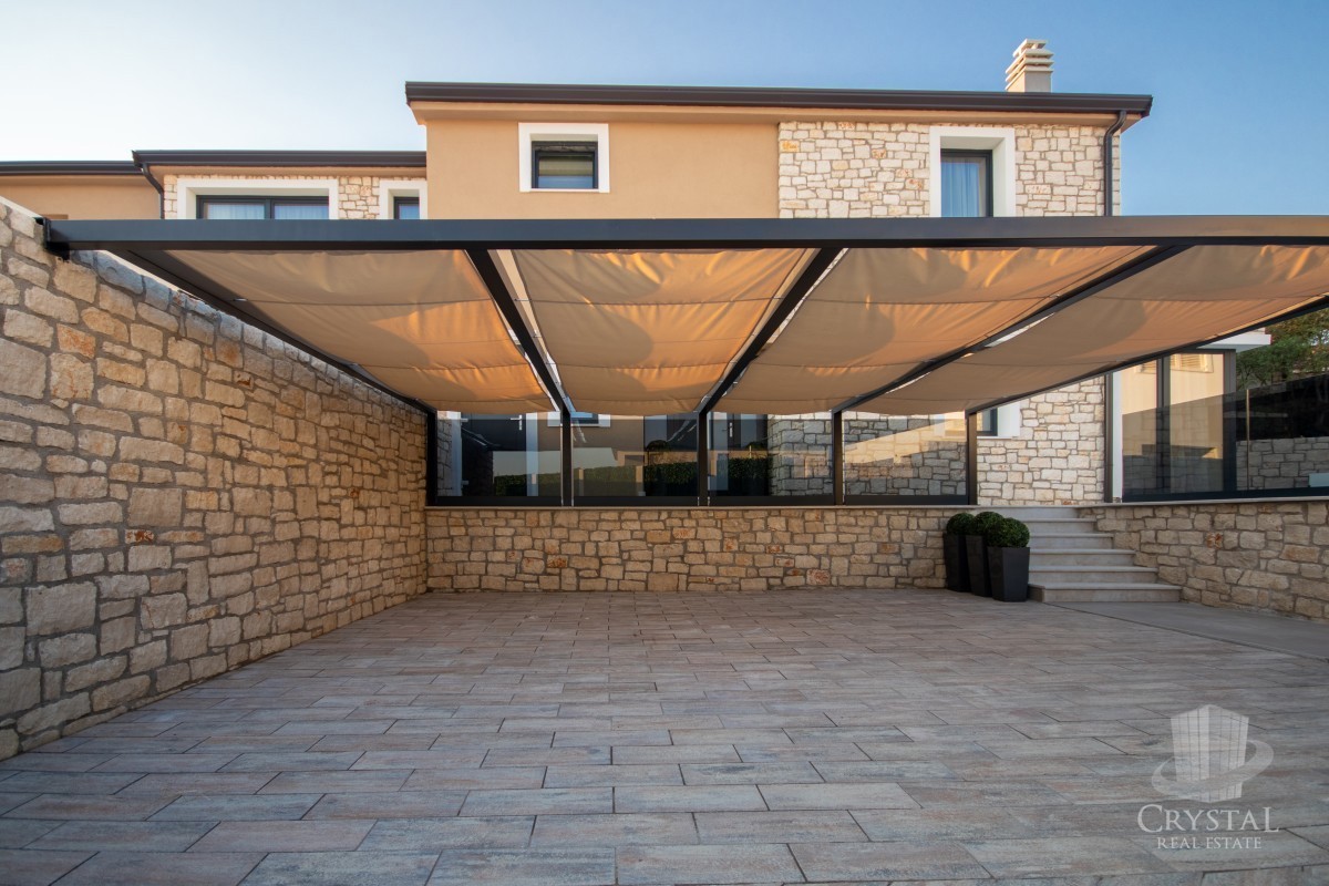 Villa duplex con piscina, a 7 km da Novigrad