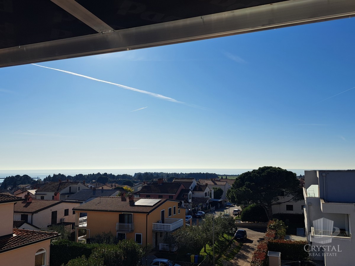 Appartamento con 2 balconi vista mare - Novigrad