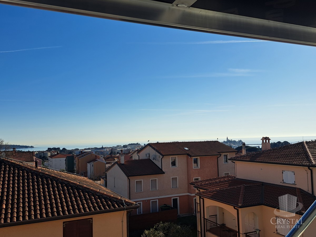 Appartamento con 2 balconi vista mare - Novigrad