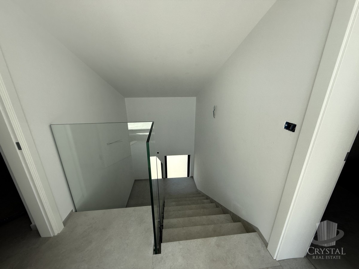 Casa moderna in posizione ricercata a 3 km dal mare