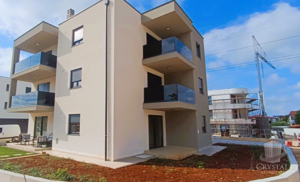 Umago - appartamento con due camere da letto in un nuovo edificio