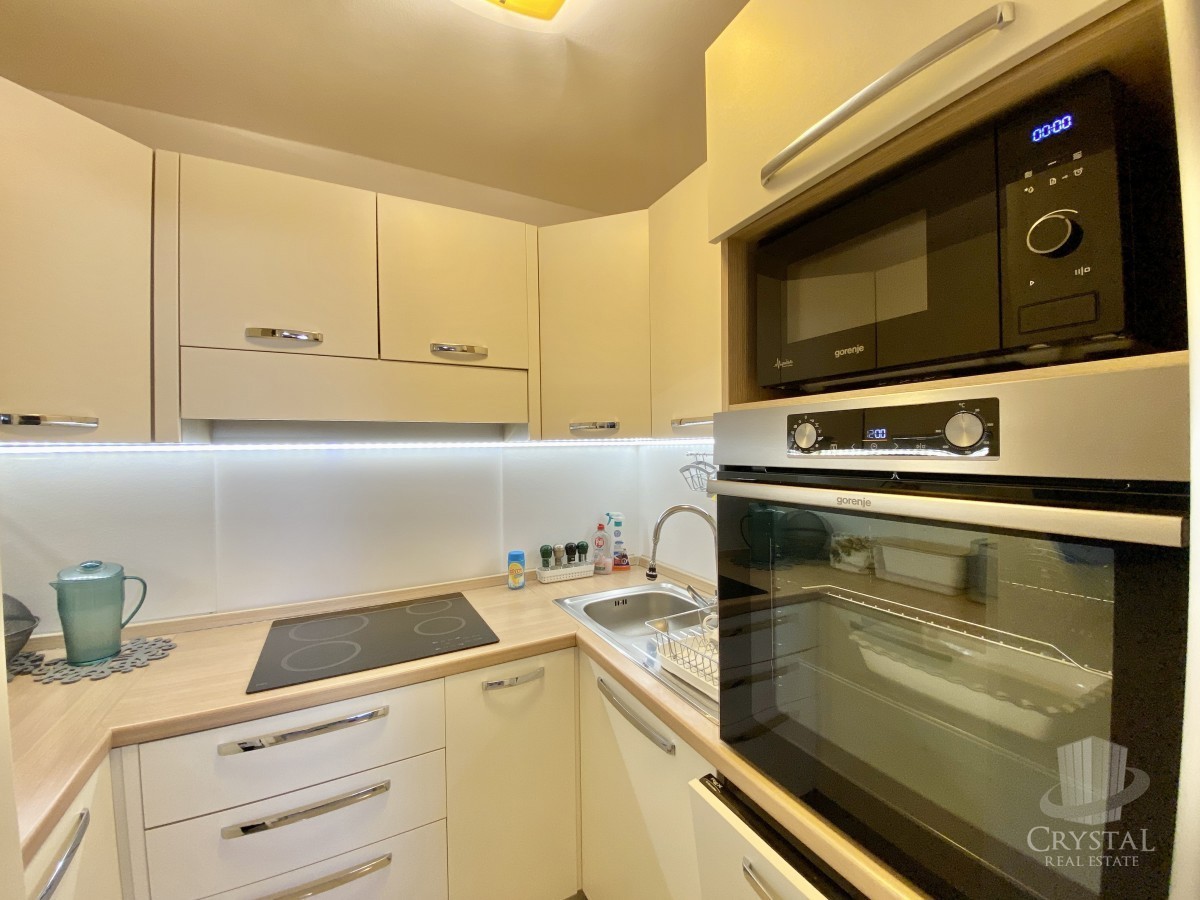 NOVIGRAD, APPARTAMENTO CON VISTA MARE AL PRIMO PIANO!!