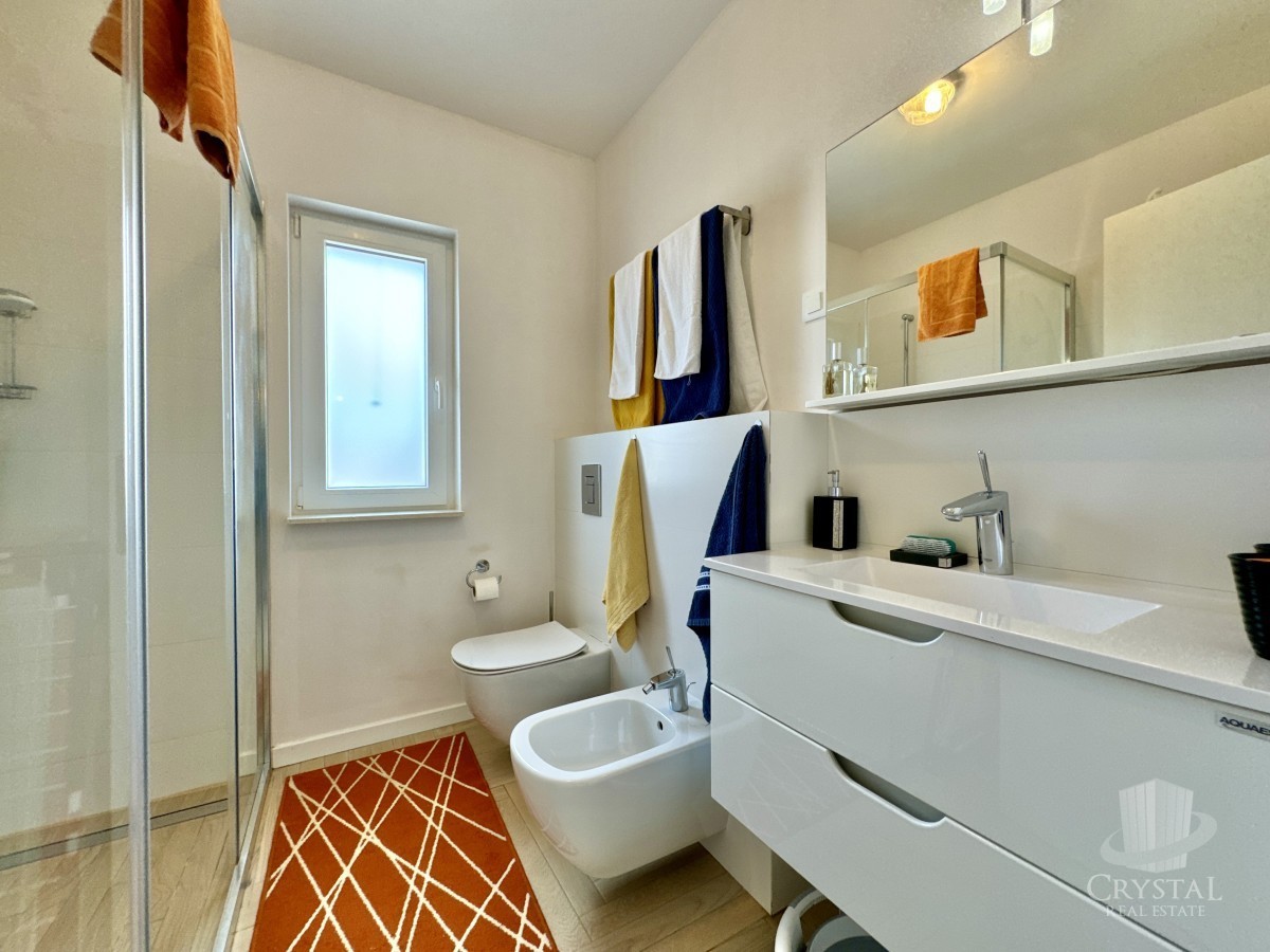 Casa unifamiliare attraente con piscina nei dintorni di Novigrad