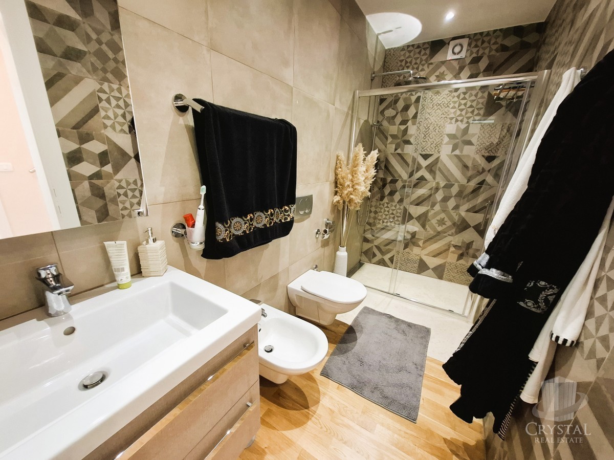 Bellissimo appartamento con terrazza sul tetto a Cittanova