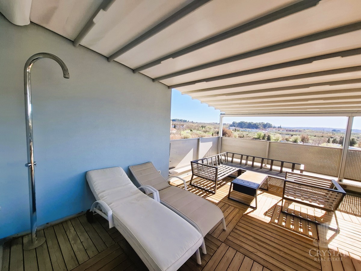 Bellissimo appartamento con terrazza sul tetto a Cittanova