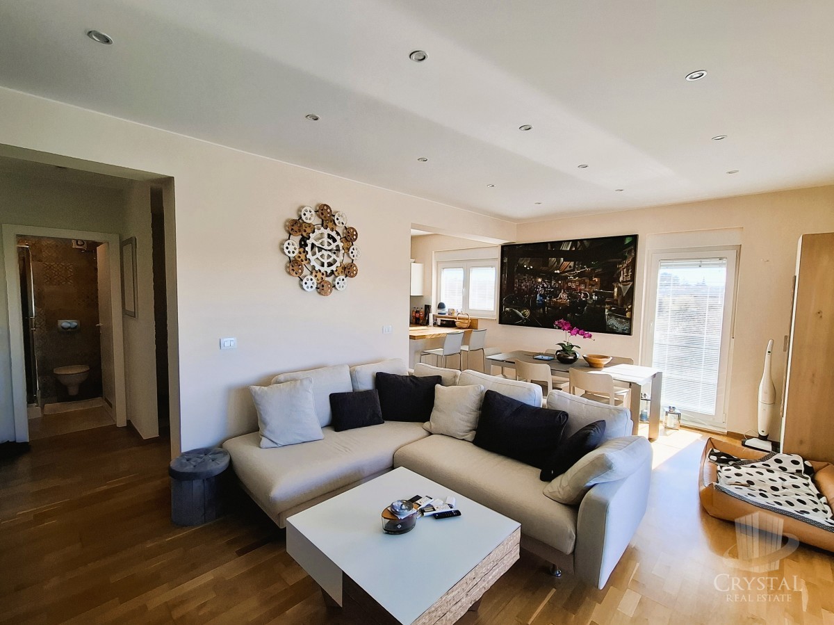 Bellissimo appartamento con terrazza sul tetto a Cittanova