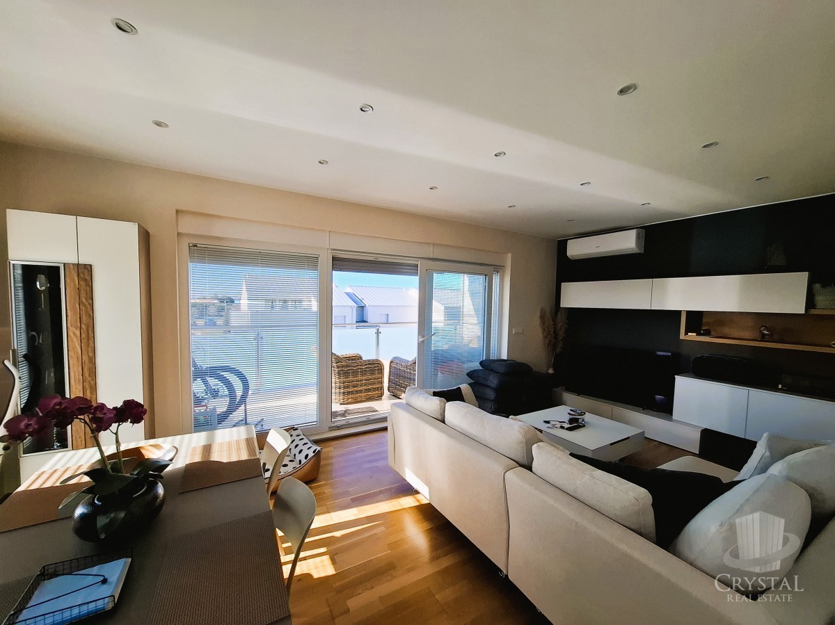 Bellissimo appartamento con terrazza sul tetto a Cittanova