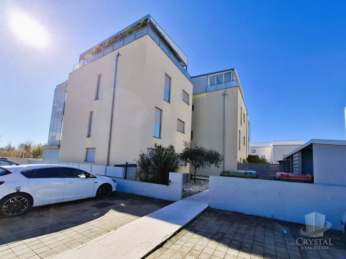 Bellissimo appartamento con terrazza sul tetto a Cittanova