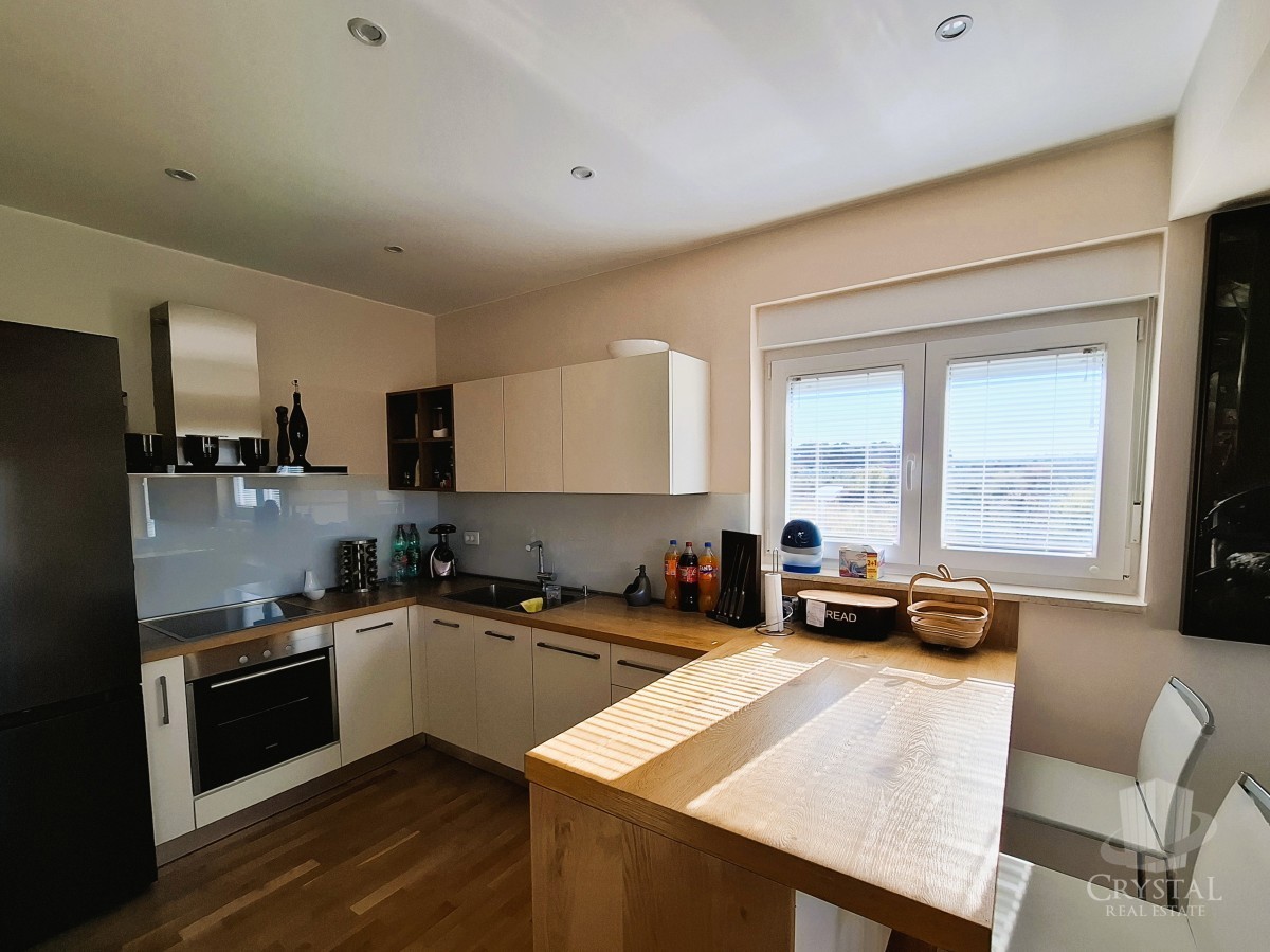 Bellissimo appartamento con terrazza sul tetto a Cittanova