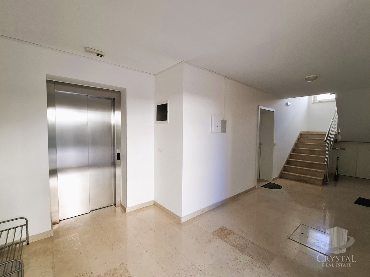 Bellissimo appartamento con terrazza sul tetto a Cittanova