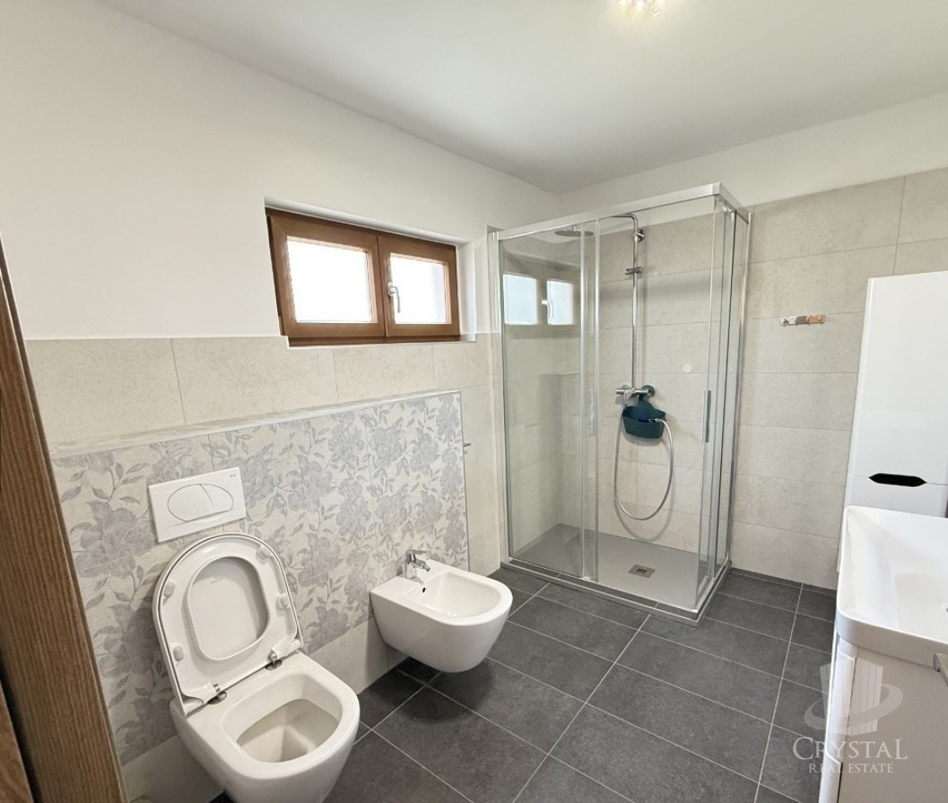 Casa nel centro di Cittanova con 3 appartamenti e giardino