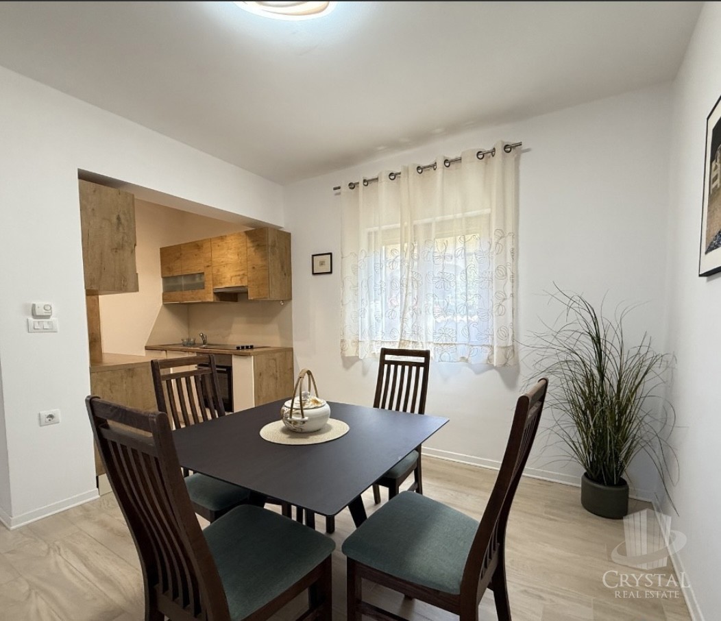 Casa nel centro di Cittanova con 3 appartamenti e giardino