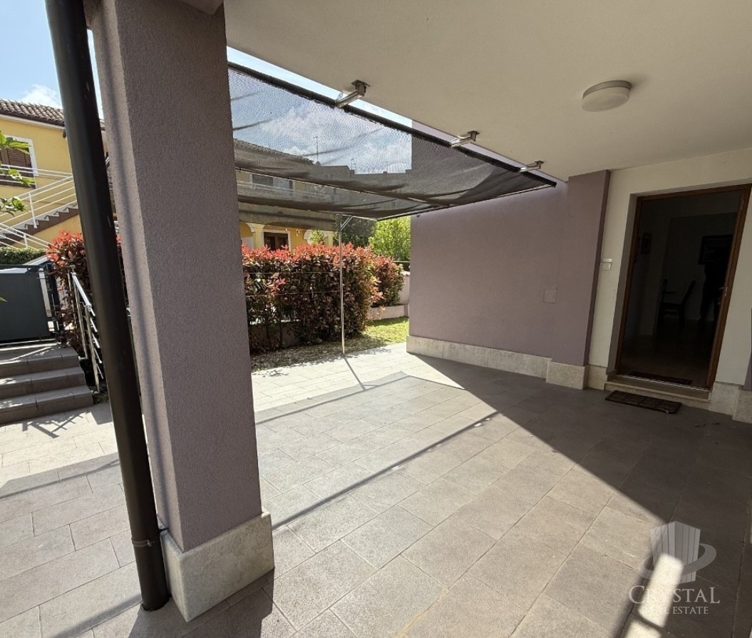 Casa nel centro di Cittanova con 3 appartamenti e giardino