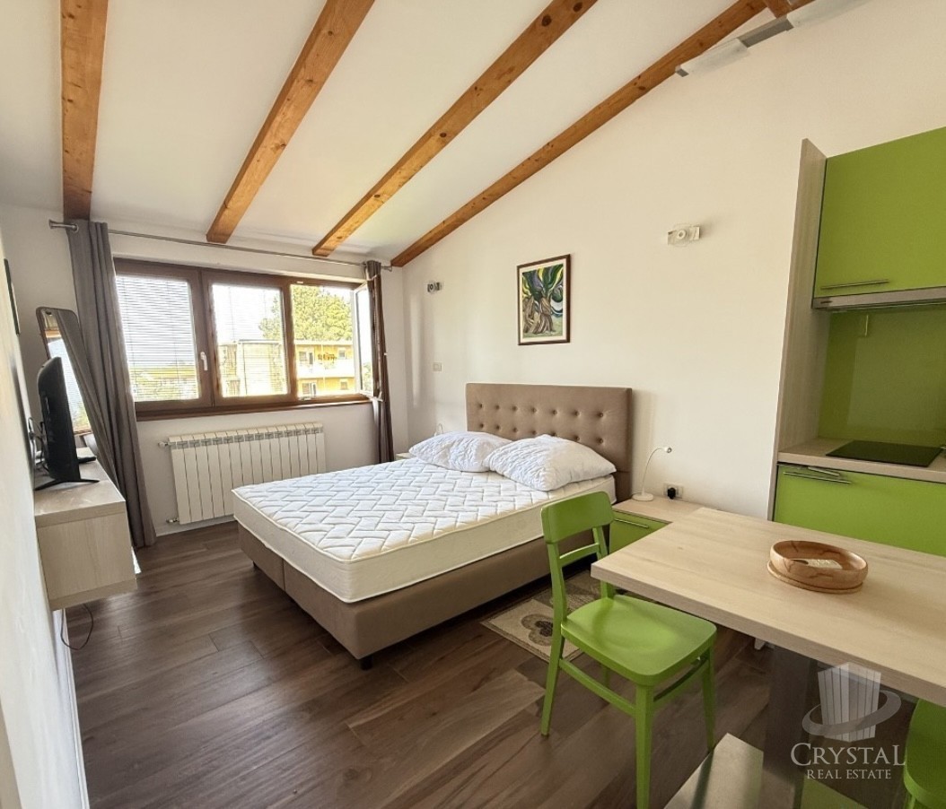 Casa nel centro di Cittanova con 3 appartamenti e giardino