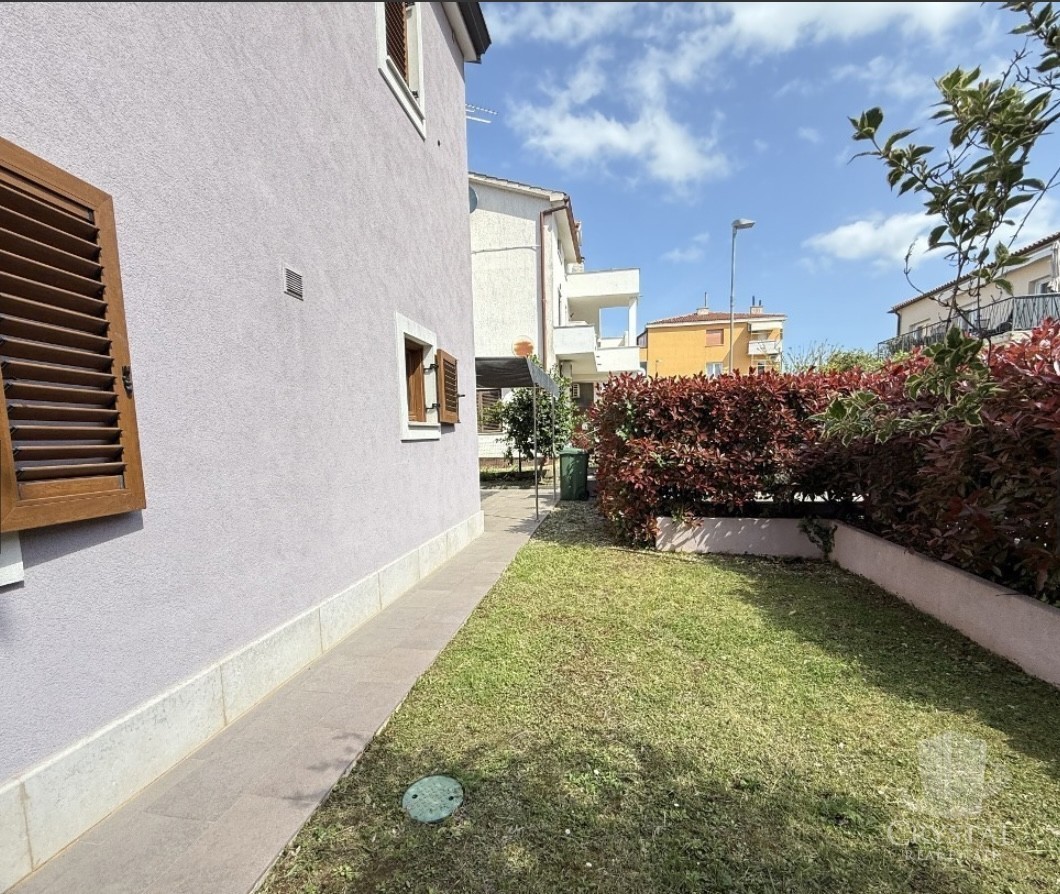 Casa nel centro di Cittanova con 3 appartamenti e giardino