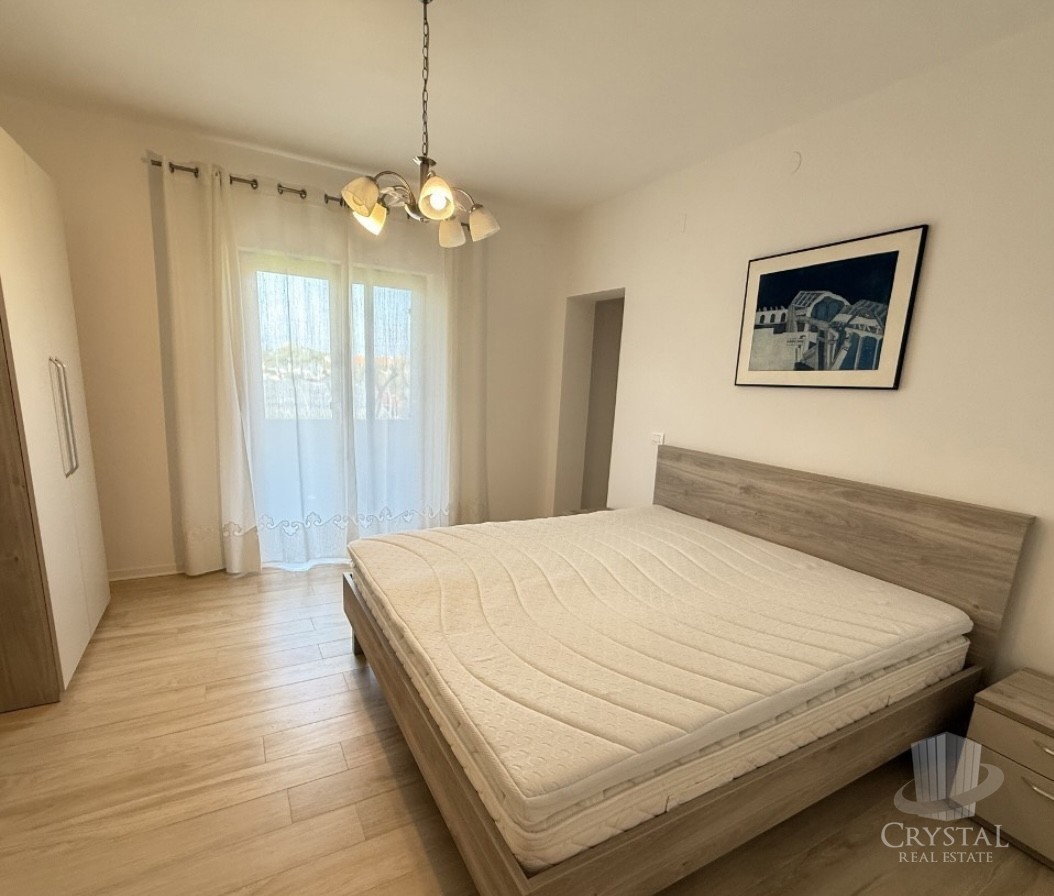 Casa nel centro di Cittanova con 3 appartamenti e giardino