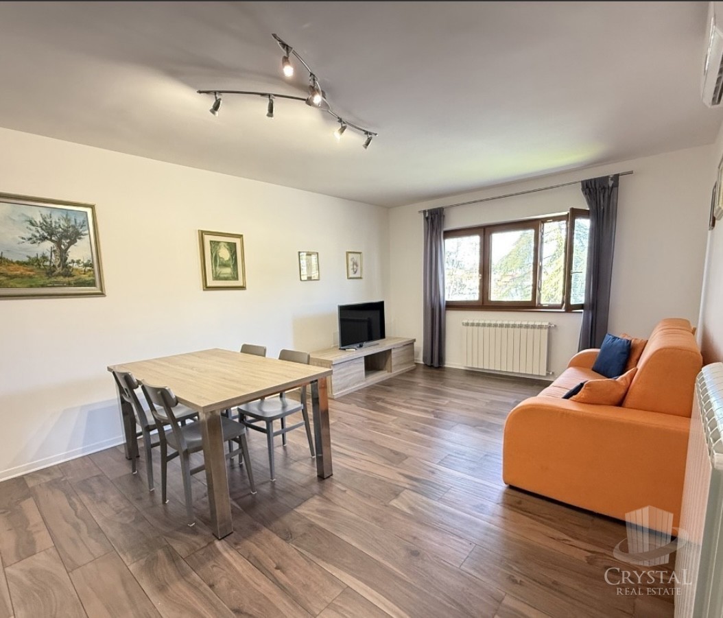 Casa nel centro di Cittanova con 3 appartamenti e giardino