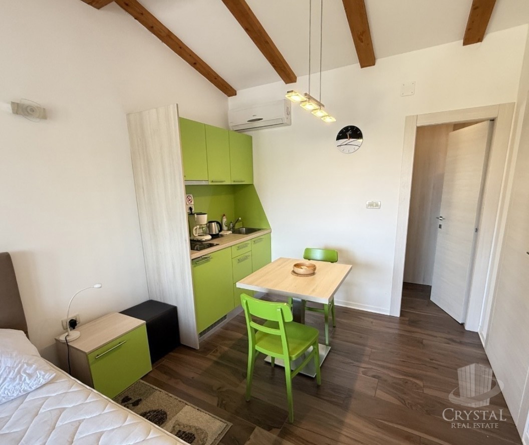 Casa nel centro di Cittanova con 3 appartamenti e giardino