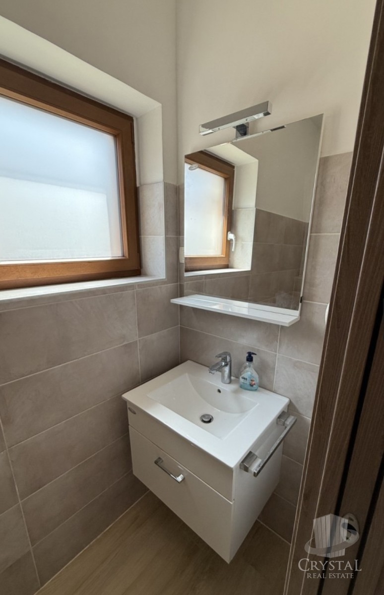 Casa nel centro di Cittanova con 3 appartamenti e giardino