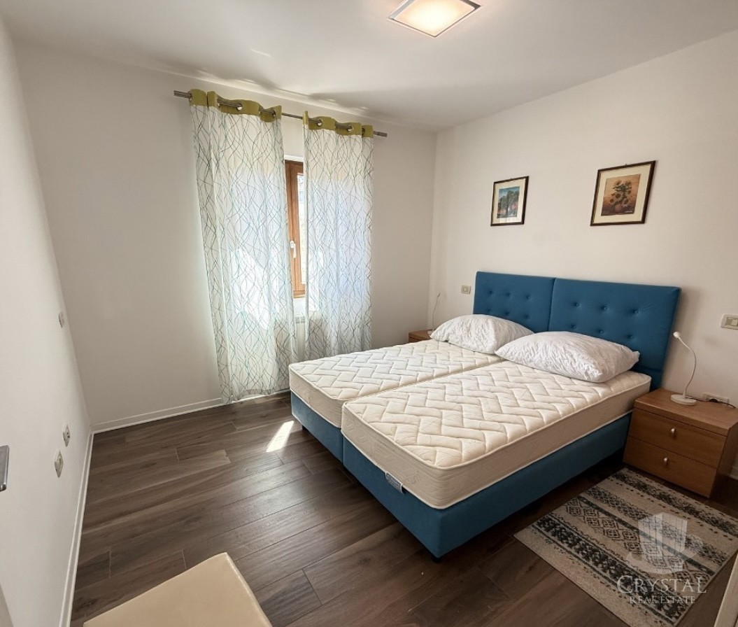 Casa nel centro di Cittanova con 3 appartamenti e giardino