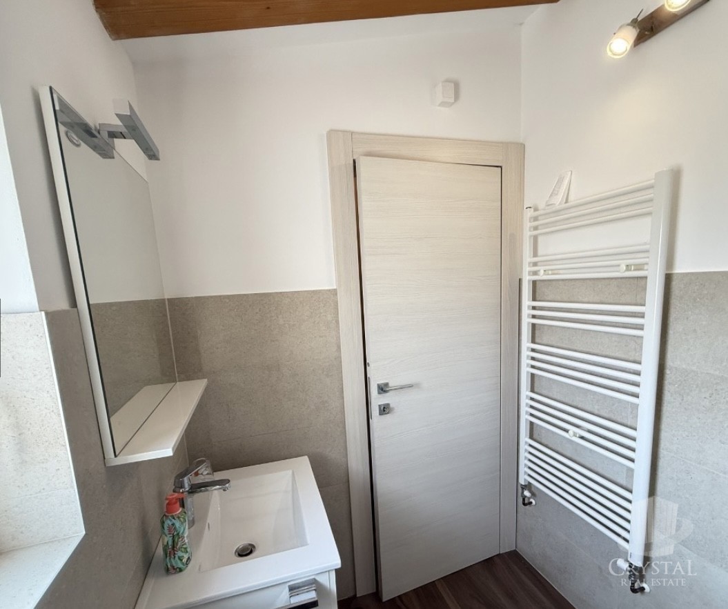 Casa nel centro di Cittanova con 3 appartamenti e giardino