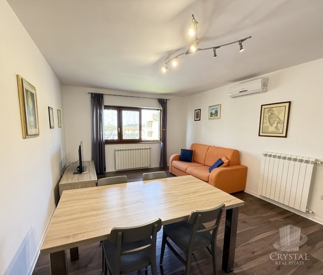 Casa nel centro di Cittanova con 3 appartamenti e giardino