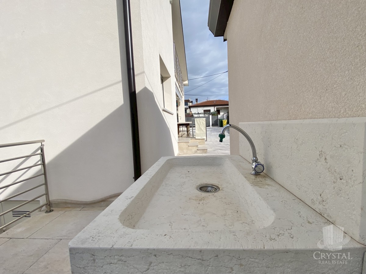 Casa di alta qualità con due unità abitative e piscina a Umago