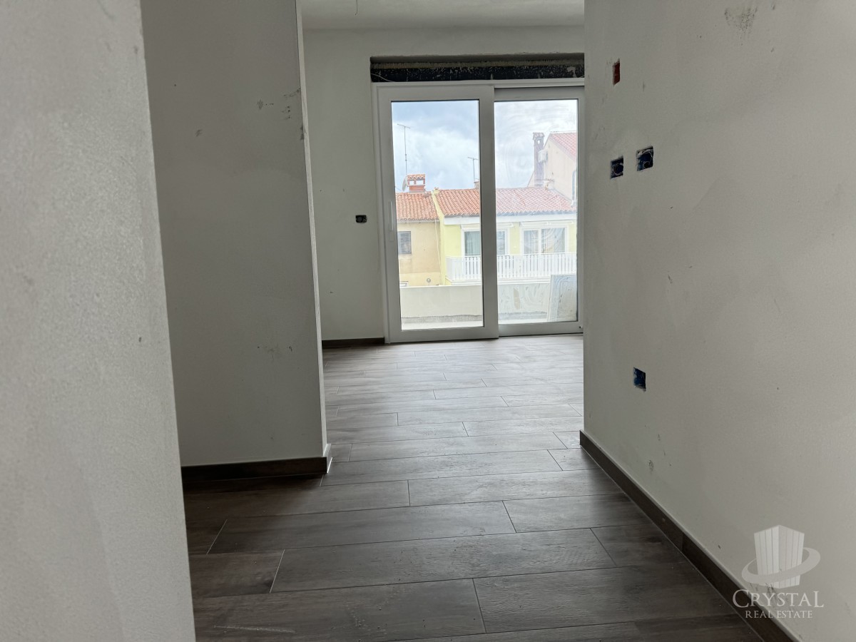 APPARTAMENTO LUSSUOSO AL 1° PIANO NELLA VICINANZA DI UMAGO, A 300 M DAL MARE