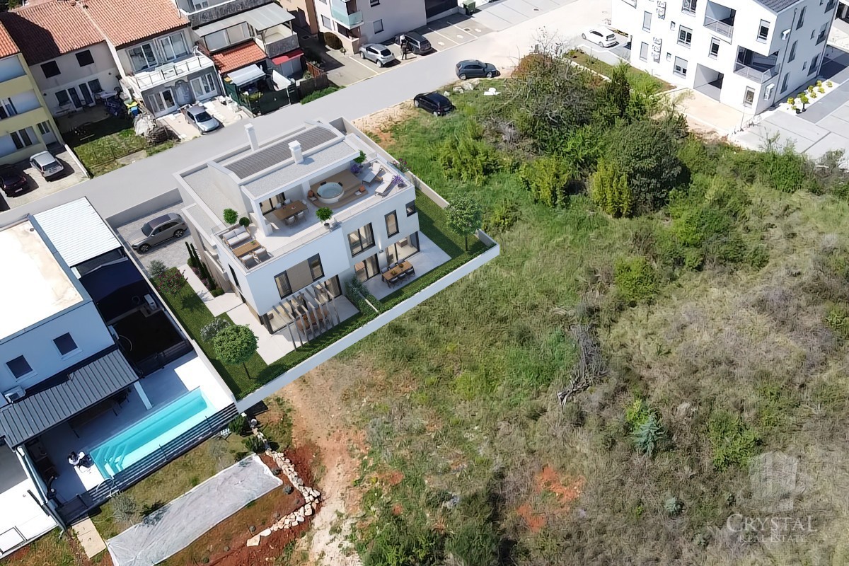 APPARTAMENTO LUSSUOSO AL 1° PIANO NELLA VICINANZA DI UMAGO, A 300 M DAL MARE