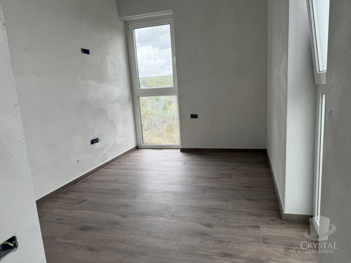 APPARTAMENTO LUSSUOSO AL 1° PIANO NELLA VICINANZA DI UMAGO, A 300 M DAL MARE