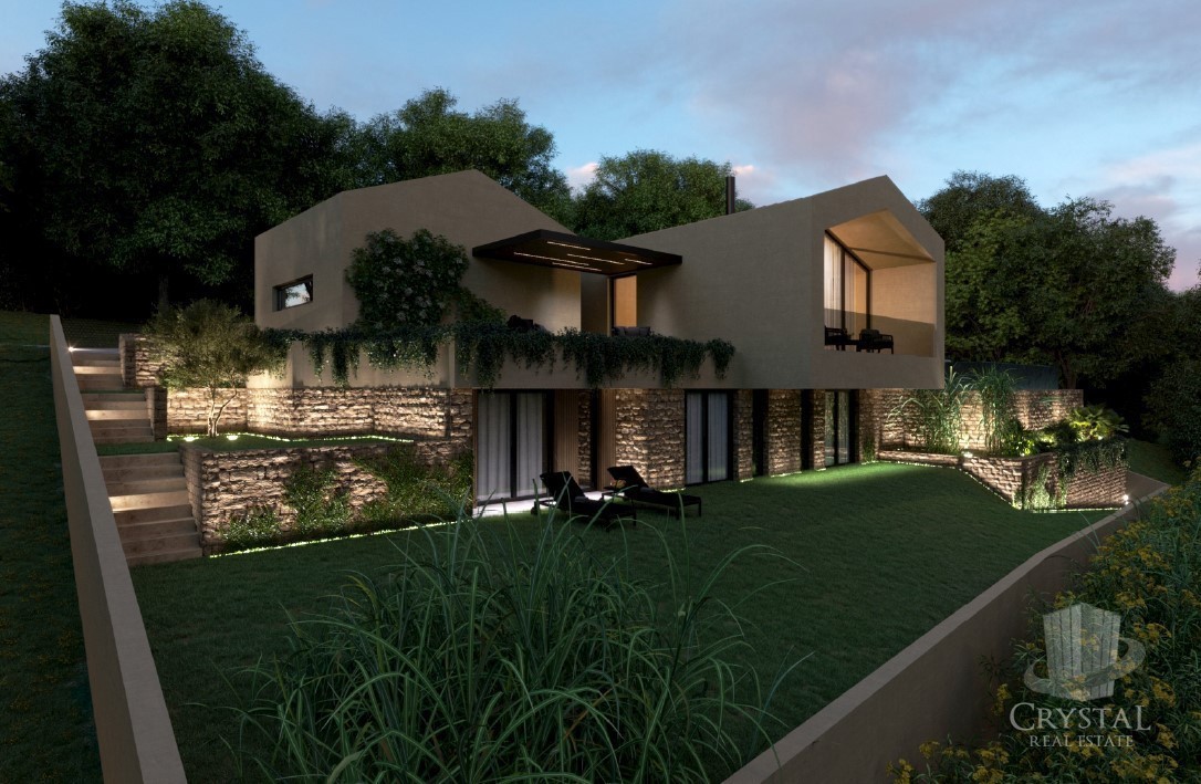 In vendita – Villa moderna con piscina e permesso di costruzione definitivo