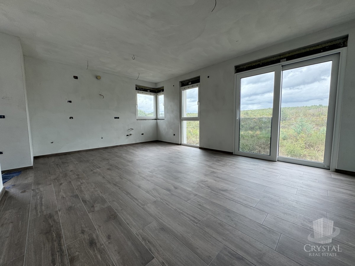 APPARTAMENTO LUSSUOSO AL 1° PIANO NELLA VICINANZA DI UMAGO, A 300 M DAL MARE