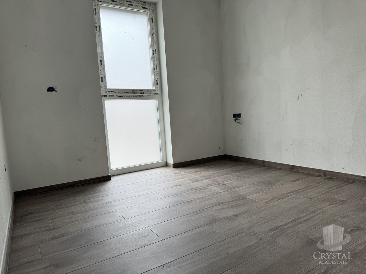 APPARTAMENTO LUSSUOSO AL 1° PIANO NELLA VICINANZA DI UMAGO, A 300 M DAL MARE