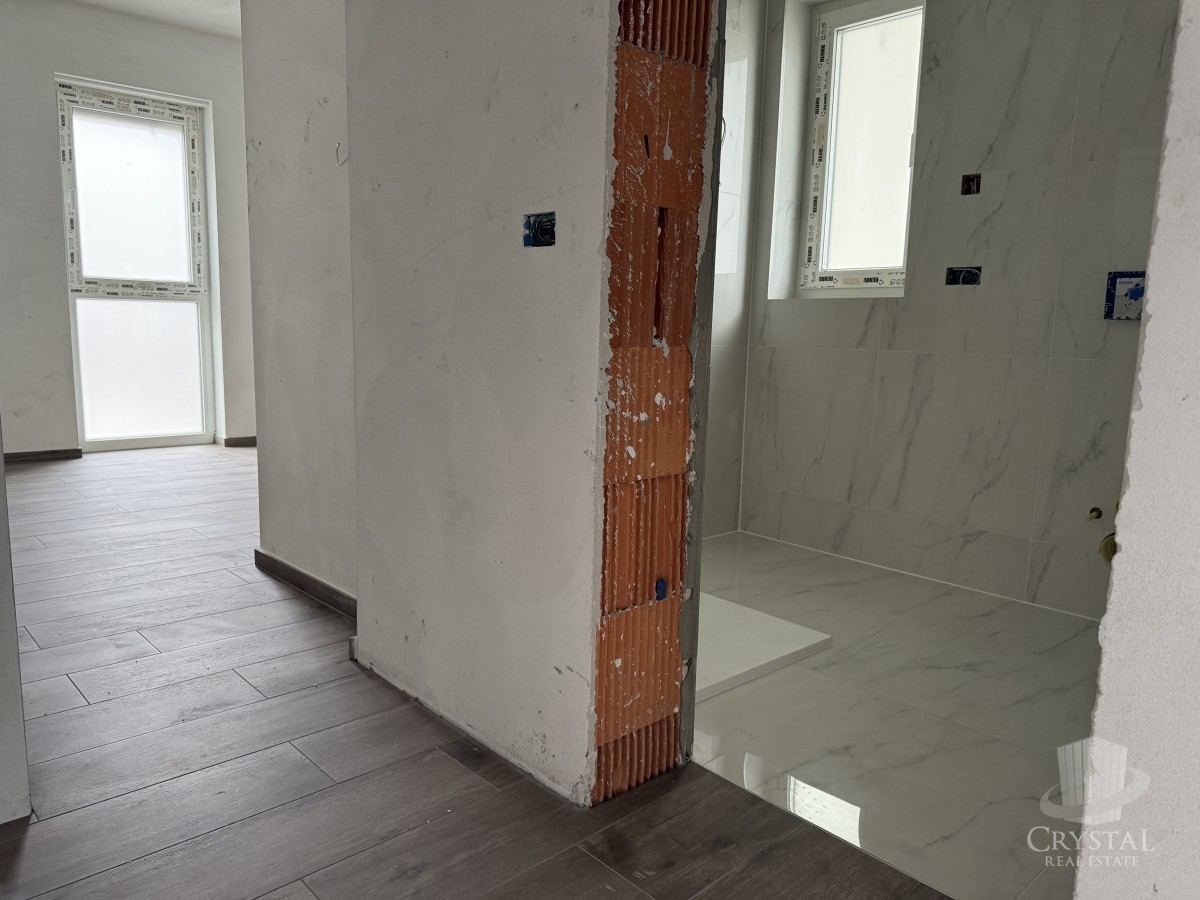 APPARTAMENTO LUSSUOSO AL 1° PIANO NELLA VICINANZA DI UMAGO, A 300 M DAL MARE