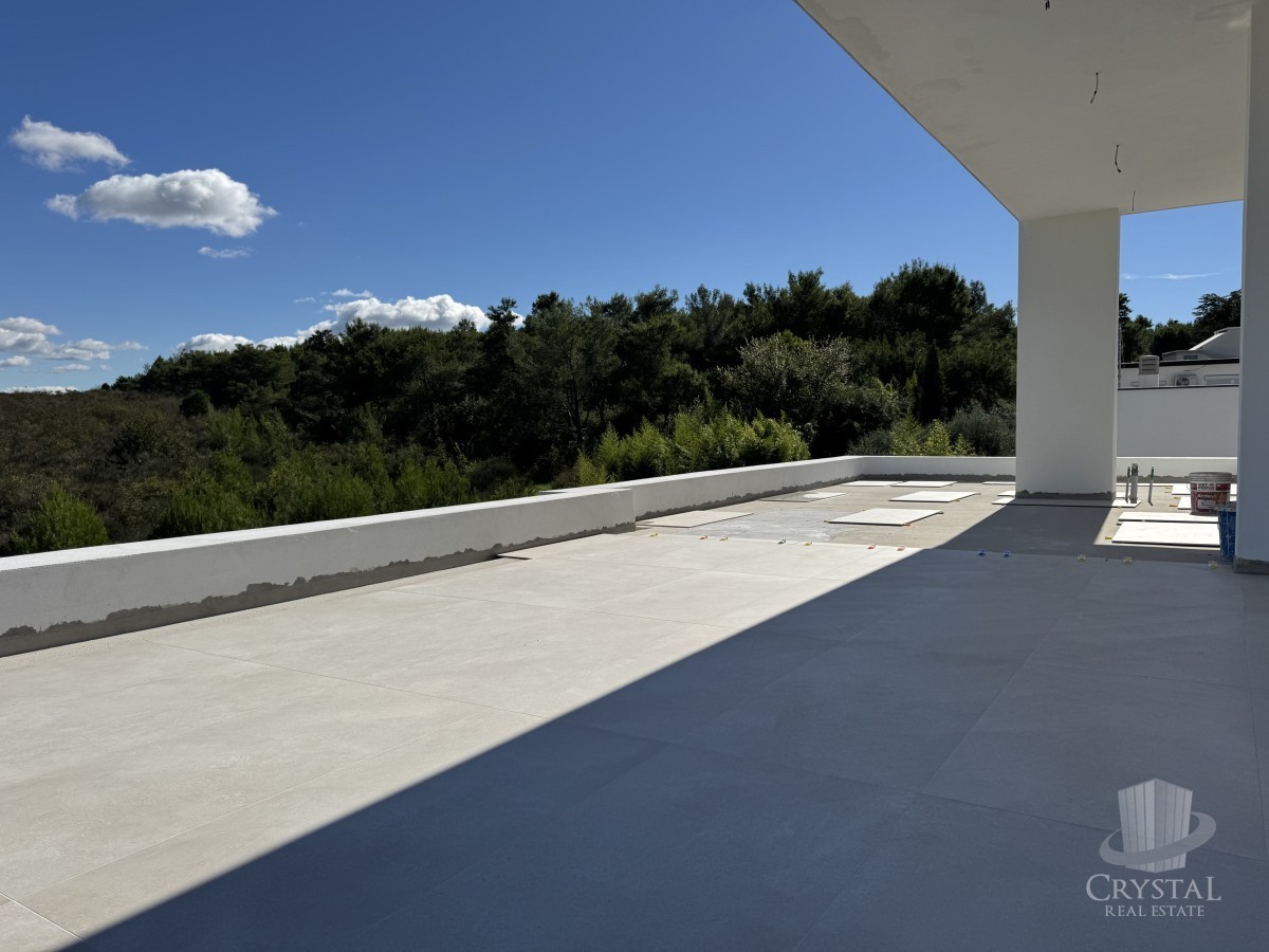 APPARTAMENTO LUSSUOSO AL 1° PIANO NELLA VICINANZA DI UMAGO, A 300 M DAL MARE